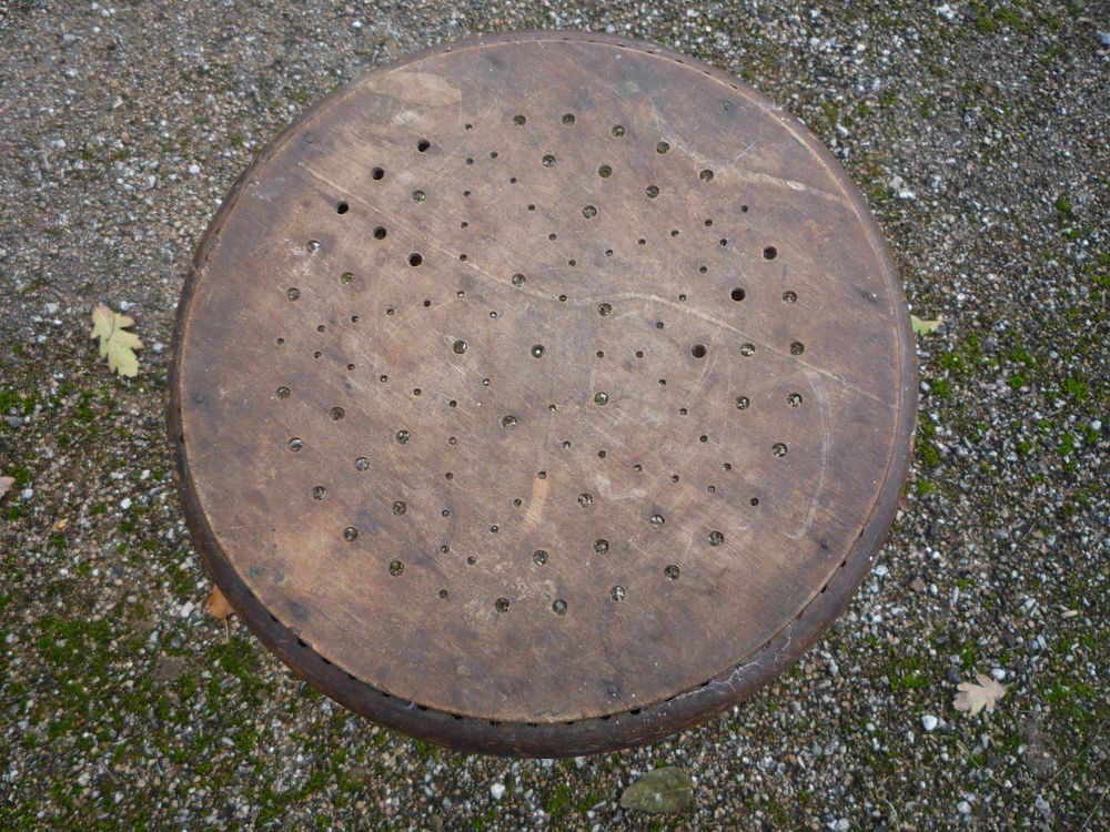 Tabouret Thonet
diam&egrave;tre 35cm
h 55cm 