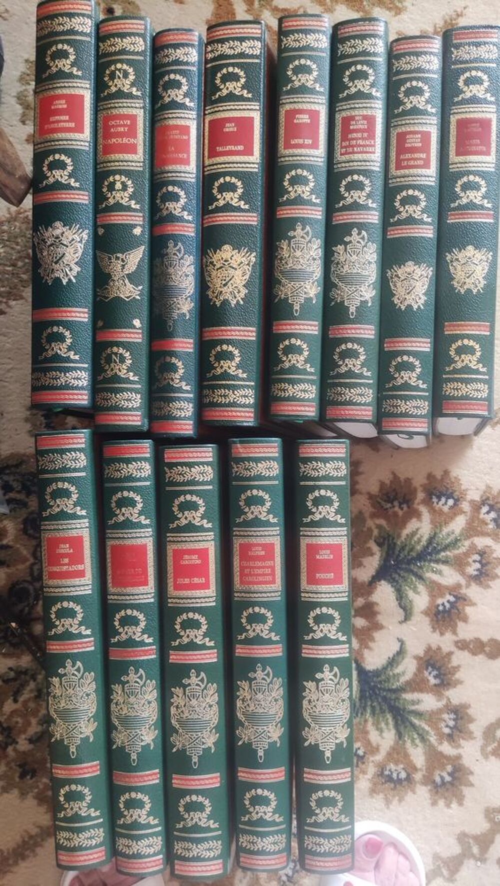 Livres 
30€ le volume Livres et BD