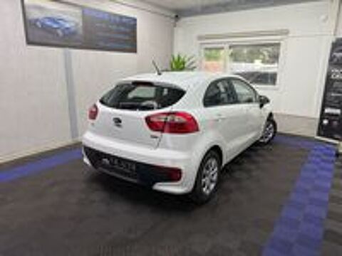 Rio 1.1 CRDi 75 Motion 2016 occasion 69120 Vaulx-en-Velin