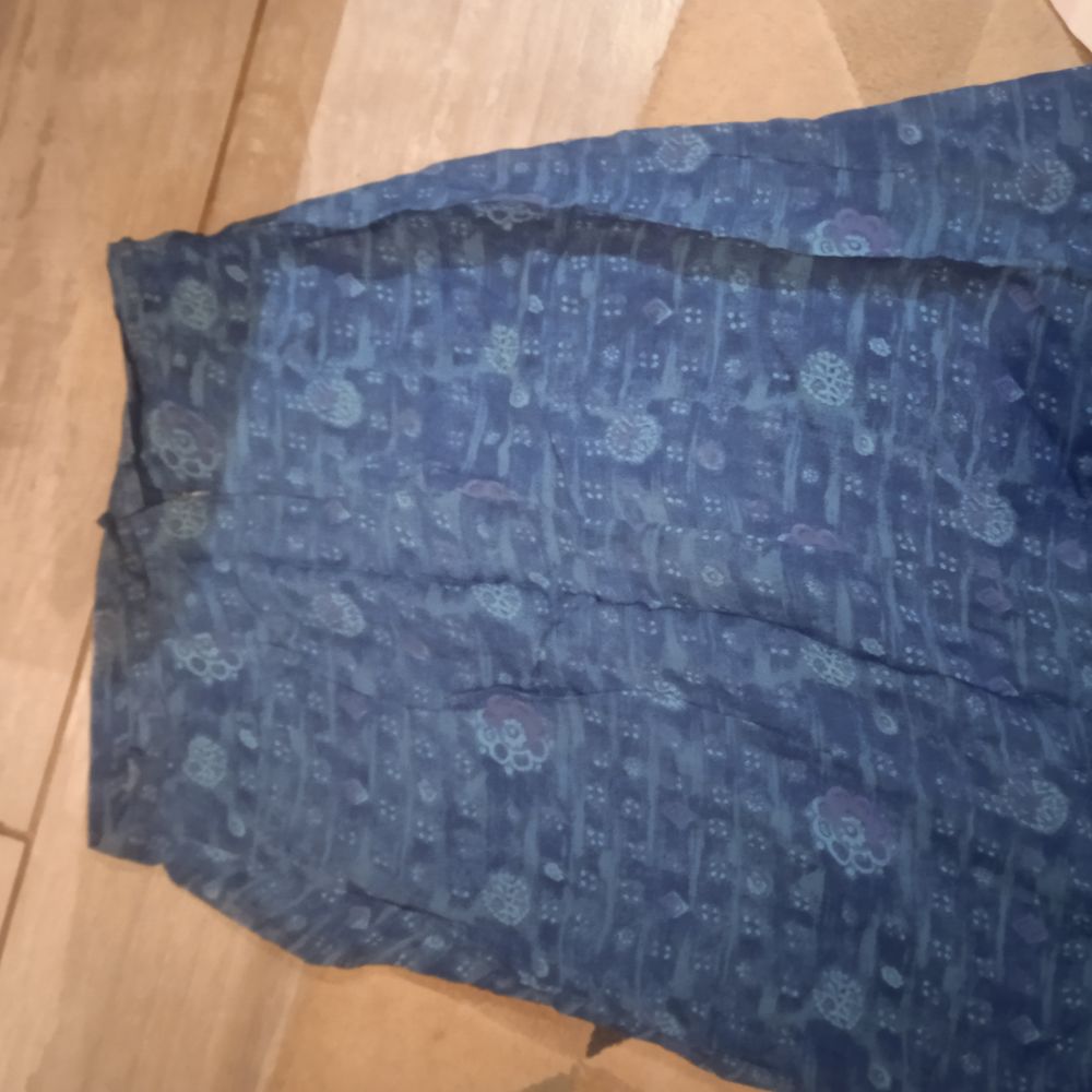 Jupe bleu longue taille 42 imprim&eacute;e fleurs bleues 65 % visco Vêtements