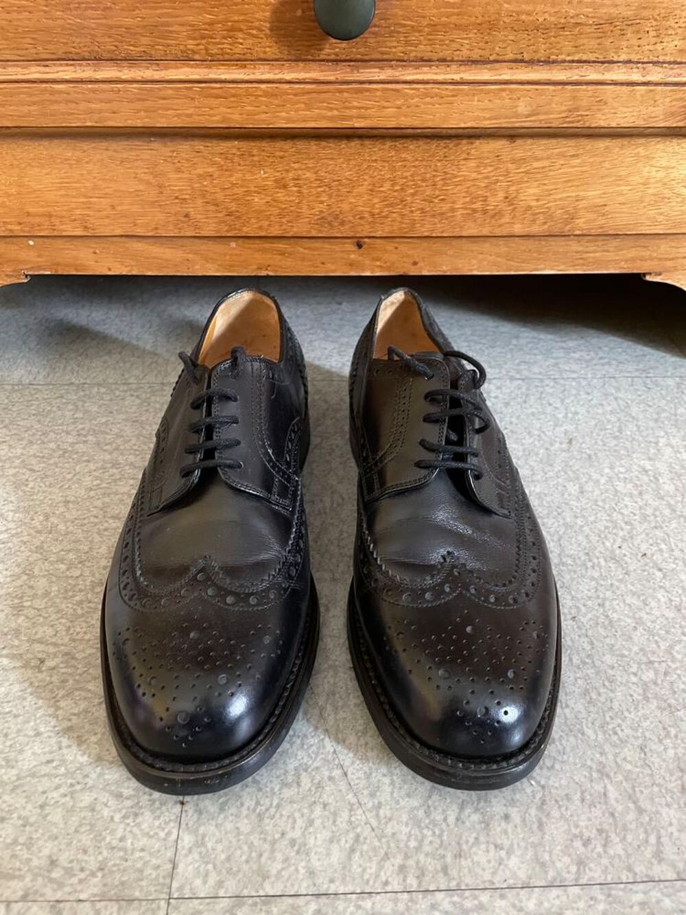 
Paire de chaussures de marque "Bally" en bon &eacute;tat
Chaussures