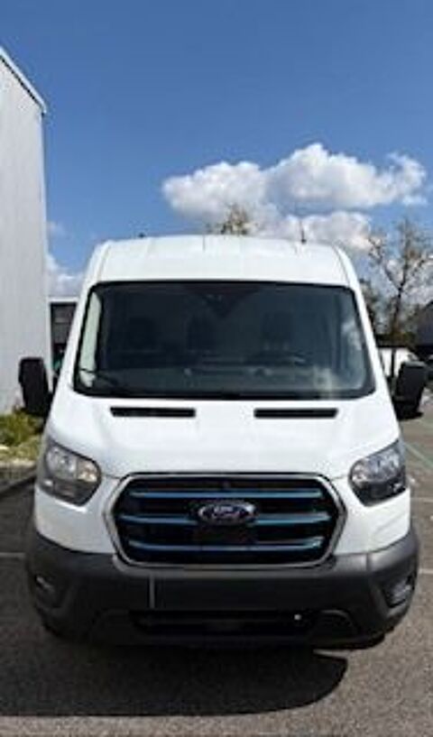 Ford Transit E-TRANSIT FGN 350 L3H2 184 CH BATTERIE 75 KWH TREND BUSINESS 2024 occasion Vaulx-en-Velin 69120