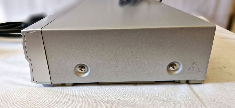 Magn&eacute;toscope LG mod&egrave;le MG64 Pal Secam
Décoration