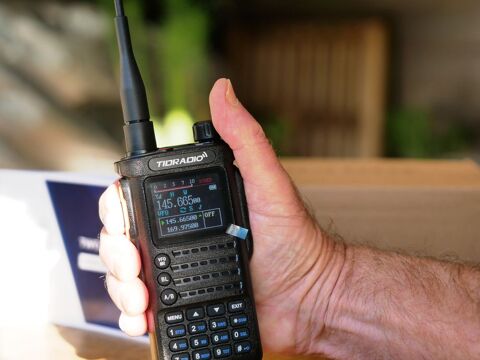 Talkie-Walkie Professionnel VHF-UHF 10Watts 65 Verrires-en-Anjou (49)