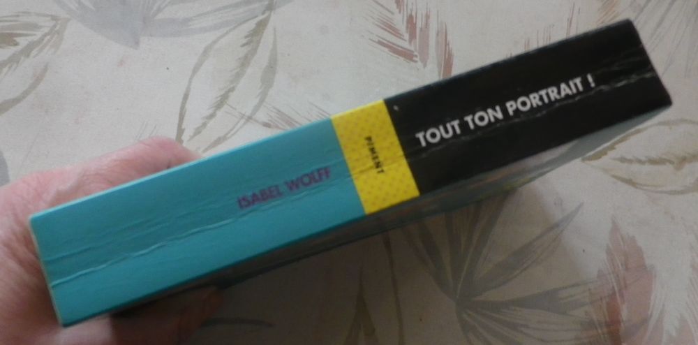 TOUT TON PORTRAIT ! d'Isabel WOLFF Ed. Piment Livres et BD
