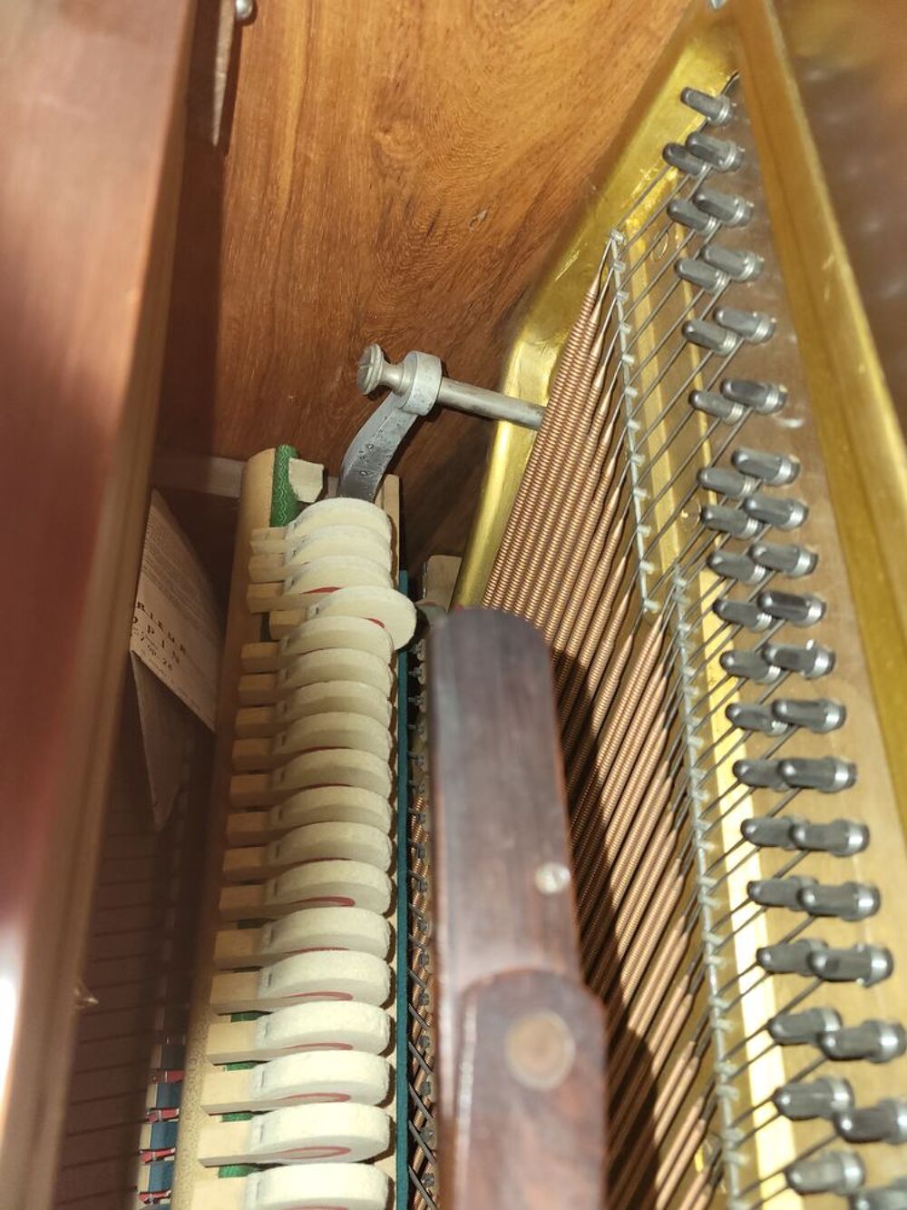 Piano droit marqu&eacute; GAVEAU Instruments de musique