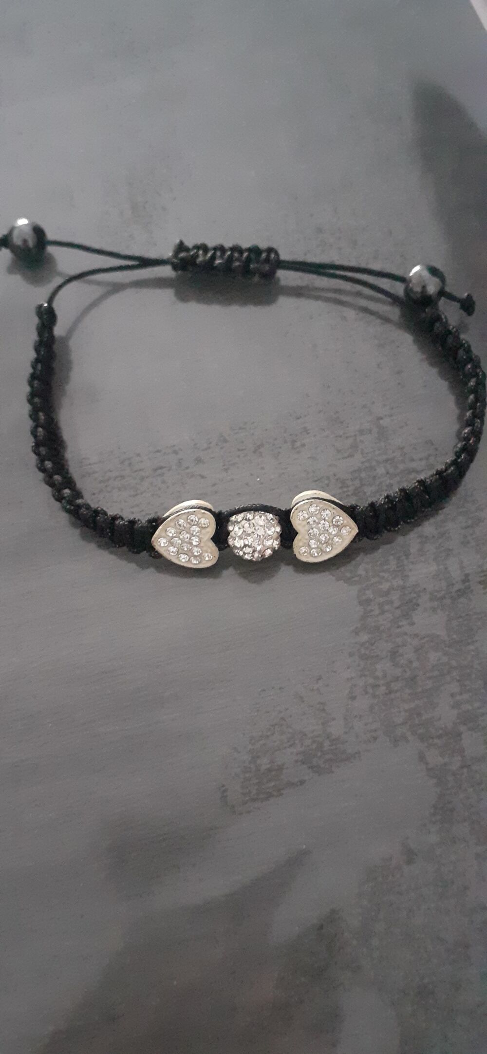Bracelet reglable avec coeur strass. Neuf Bijoux et montres