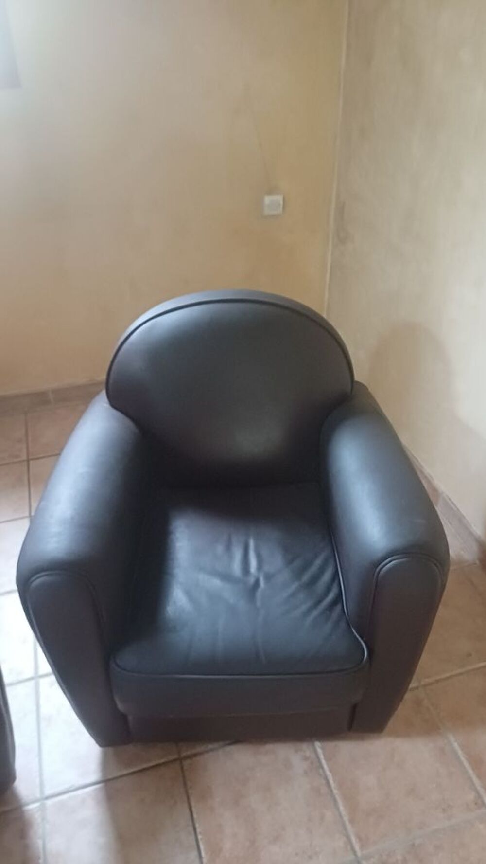 Deux fauteuil club, en cuir marron Meubles