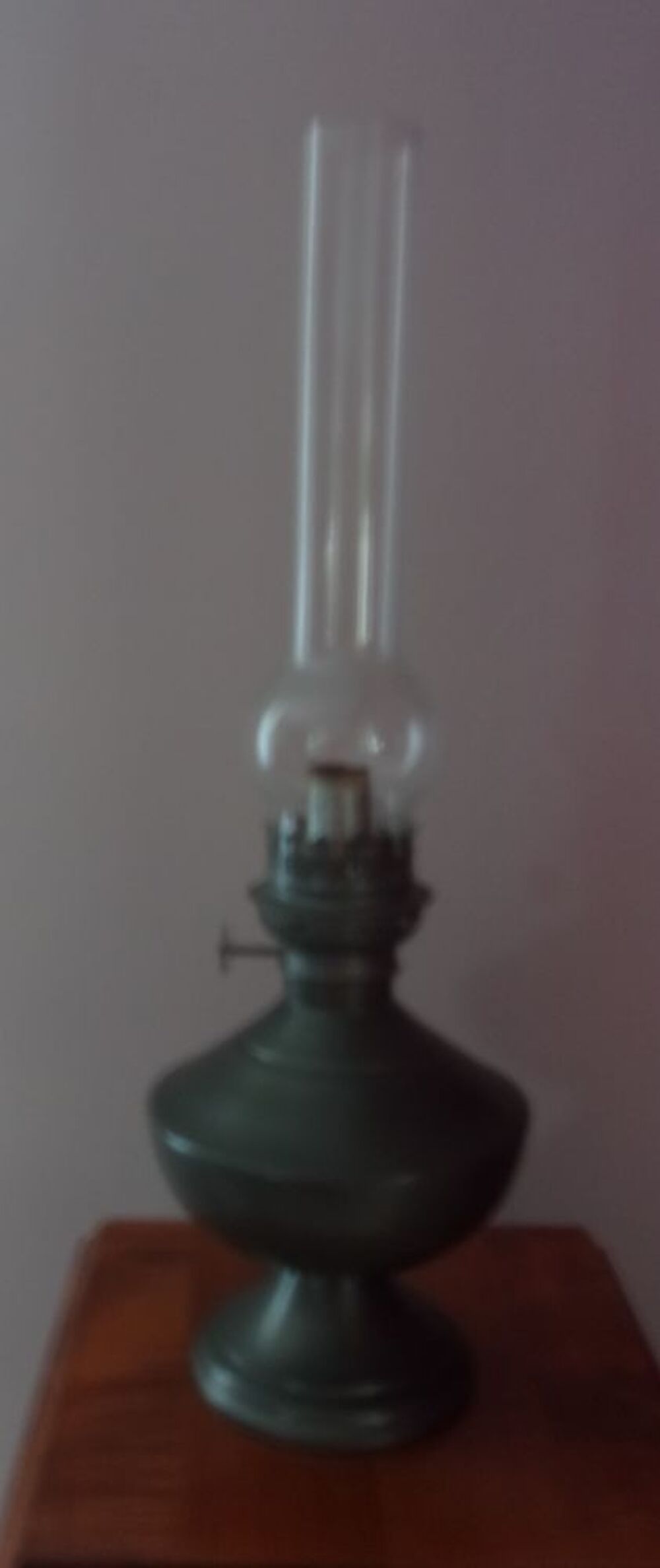 Lampe &agrave; p&eacute;trole et Bougeoir en &eacute;tain Dcoration