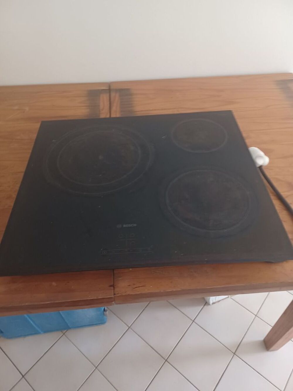 Plaque de cuisson vitroc&eacute;ramique Bosch noire Electromnager