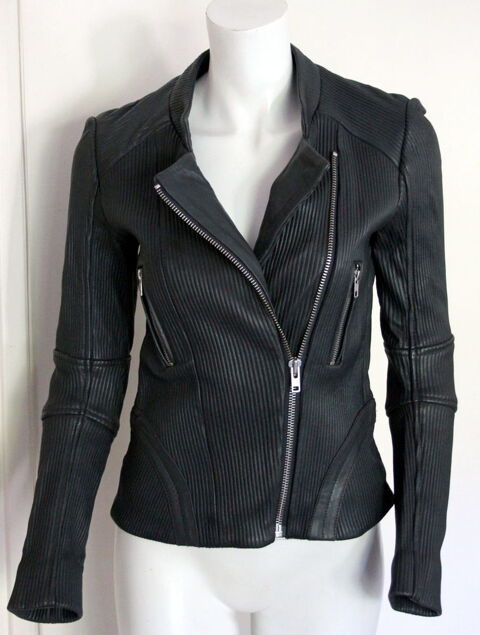 Perfecto cuir côtelé MAJE T.38
cuir anthracite 120 Issy-les-Moulineaux (92)