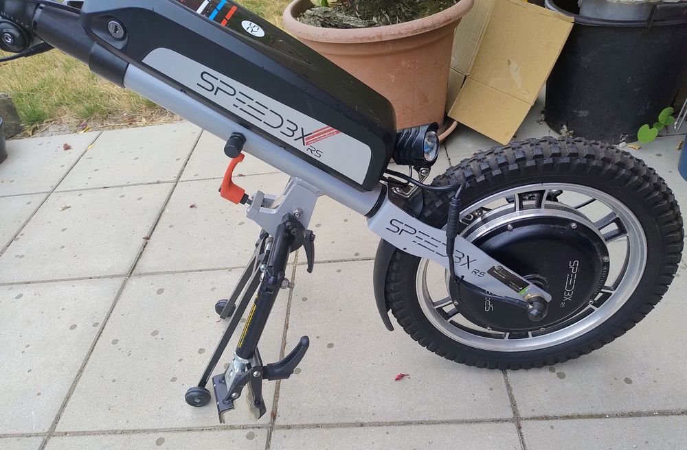 ROUE MOTORIS&Eacute;E POUR FAUTEUIL ROULANTS Vélos