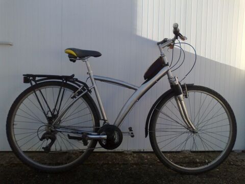 VTC B'twin 28  D�cathlon 110 Challans (85)