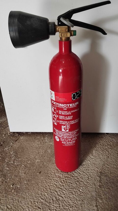 Extincteur CO2-2kg 2021 10 30190 Collorgues