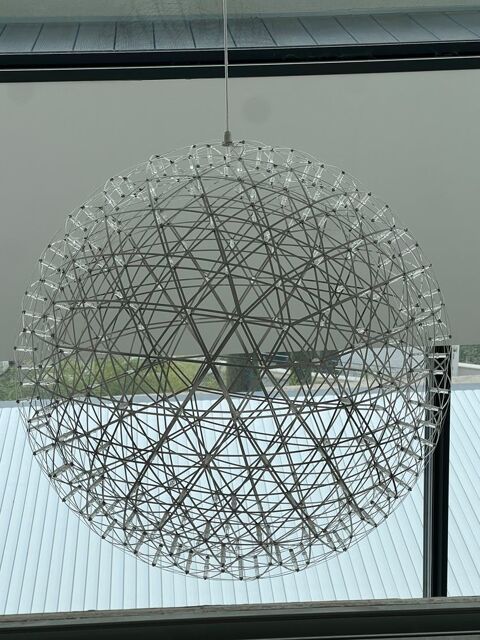 �clairage :suspension Raimond II R89
2650 Vienne (38)