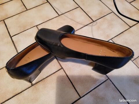 Escarpins femme cuir noir t 35 comme neufs 25 Meaux (77)