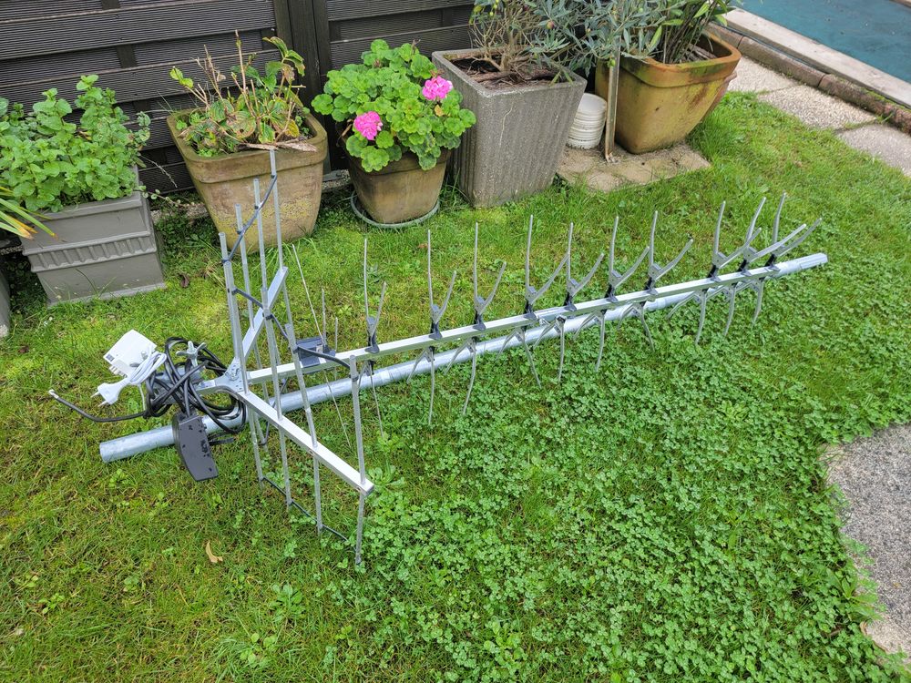antenne de toit pour t&eacute;l&eacute;vision Audio et hifi
