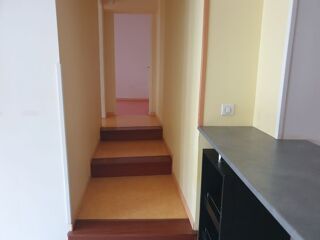 Appartement à louer 4 pièces 69 m²