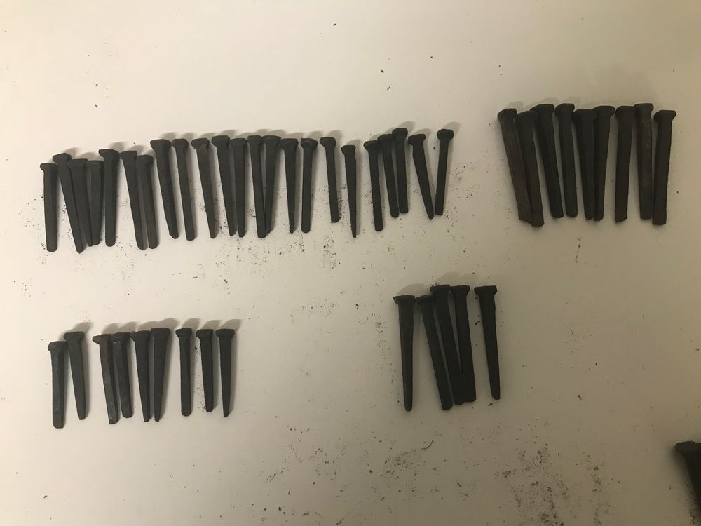 Clous carr&eacute;s en fer forg&eacute; noir - diff&eacute;rentes tailles Bricolage