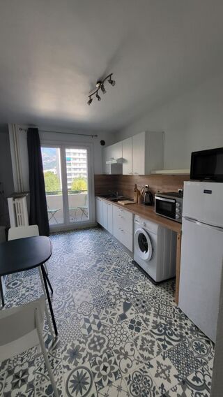  Appartement  louer 2 pices 41 m Grenoble