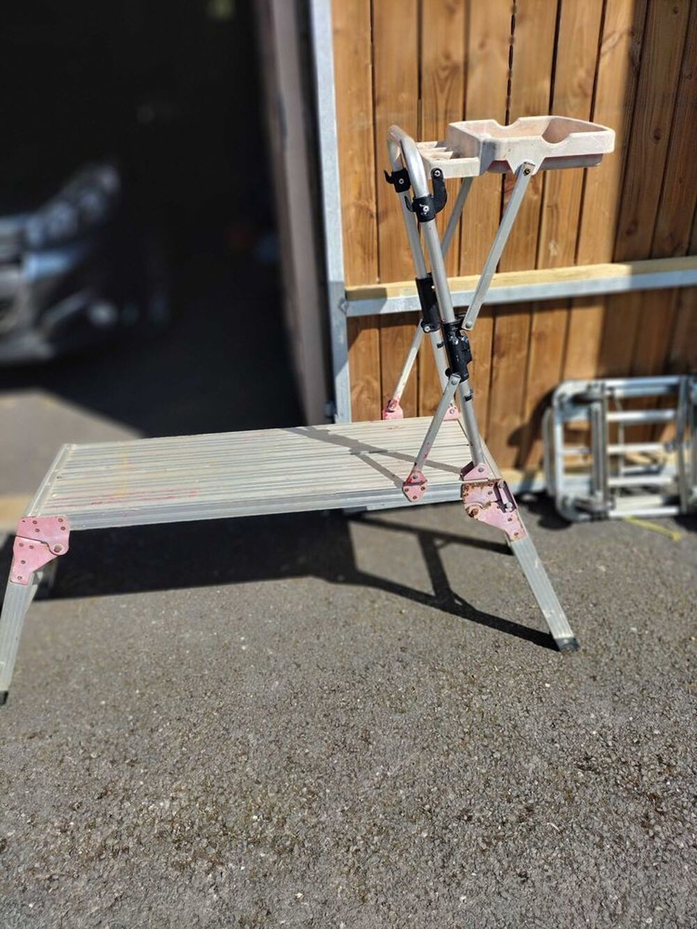 Petit banc m&eacute;tallique. Bricolage