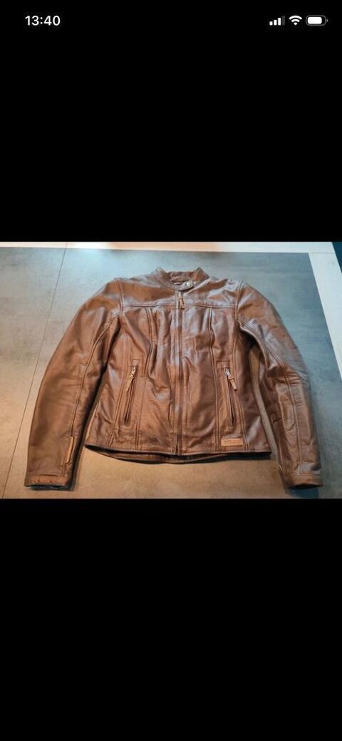 magnifique blouson de moto en cuir de marque Ixon modèle crank air lady en taille L. Saint-Aubin-de-Médoc (33)