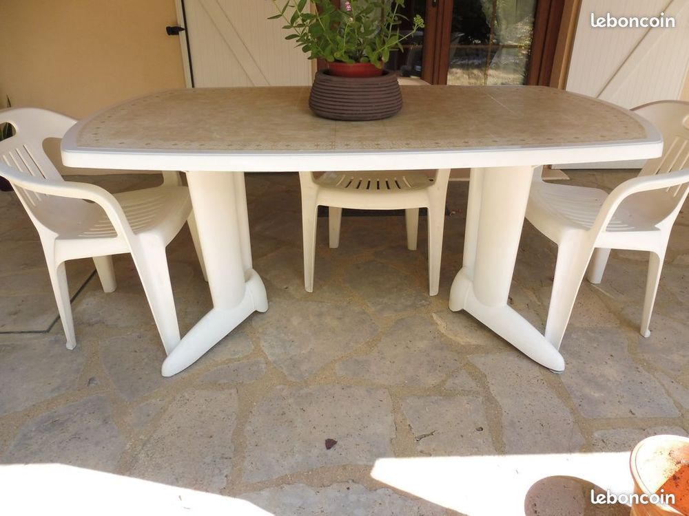 Salon Table Chaises Jardin Cuisine Terrasse V&eacute;randa et nappe Jardin