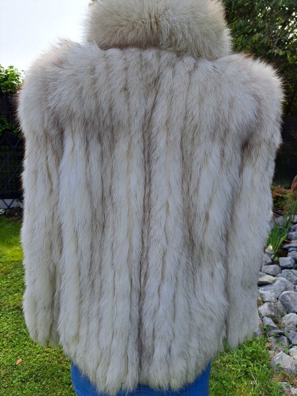 veste fourrure renard blanc et argent Vêtements