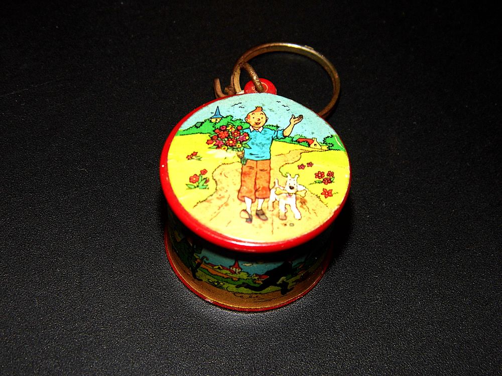 Porte cles TINTIN + 3 d&eacute;s Milou Haddock Herg&eacute; porte clef publicitaire 1965 edition du Lombard 