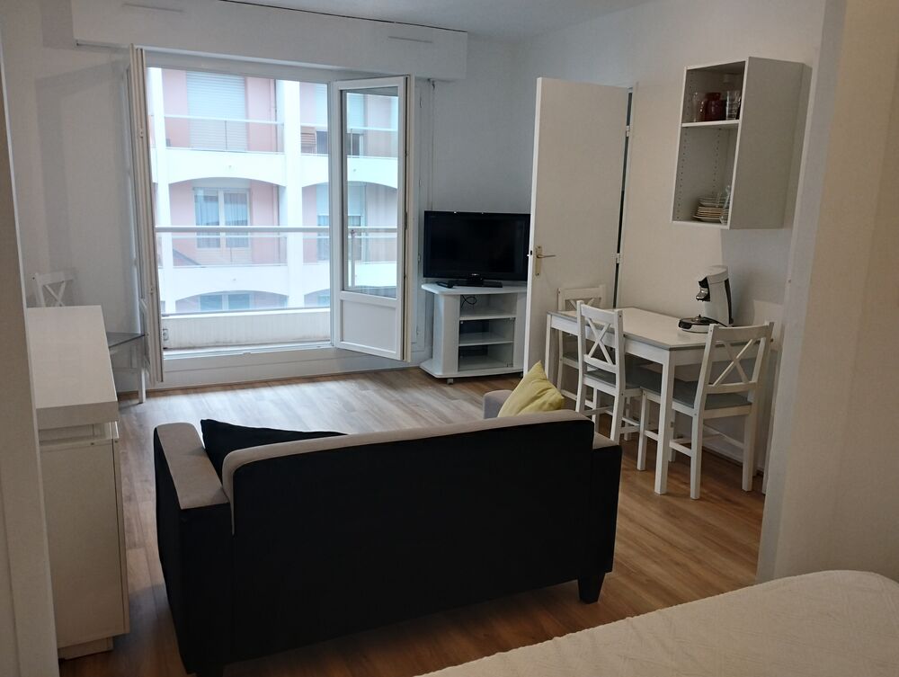 Location Appartement T1bis meublé 28 m2 + garage, cave et balcon Pau