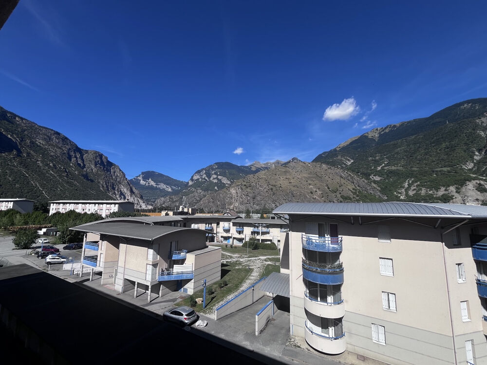 Vente Appartement SAINT JEAN DE MAURIENNE A proximité immédiate des commerces et école Appartement T4 à rénover de 67 m2 très bi Saint-jean-de-maurienne