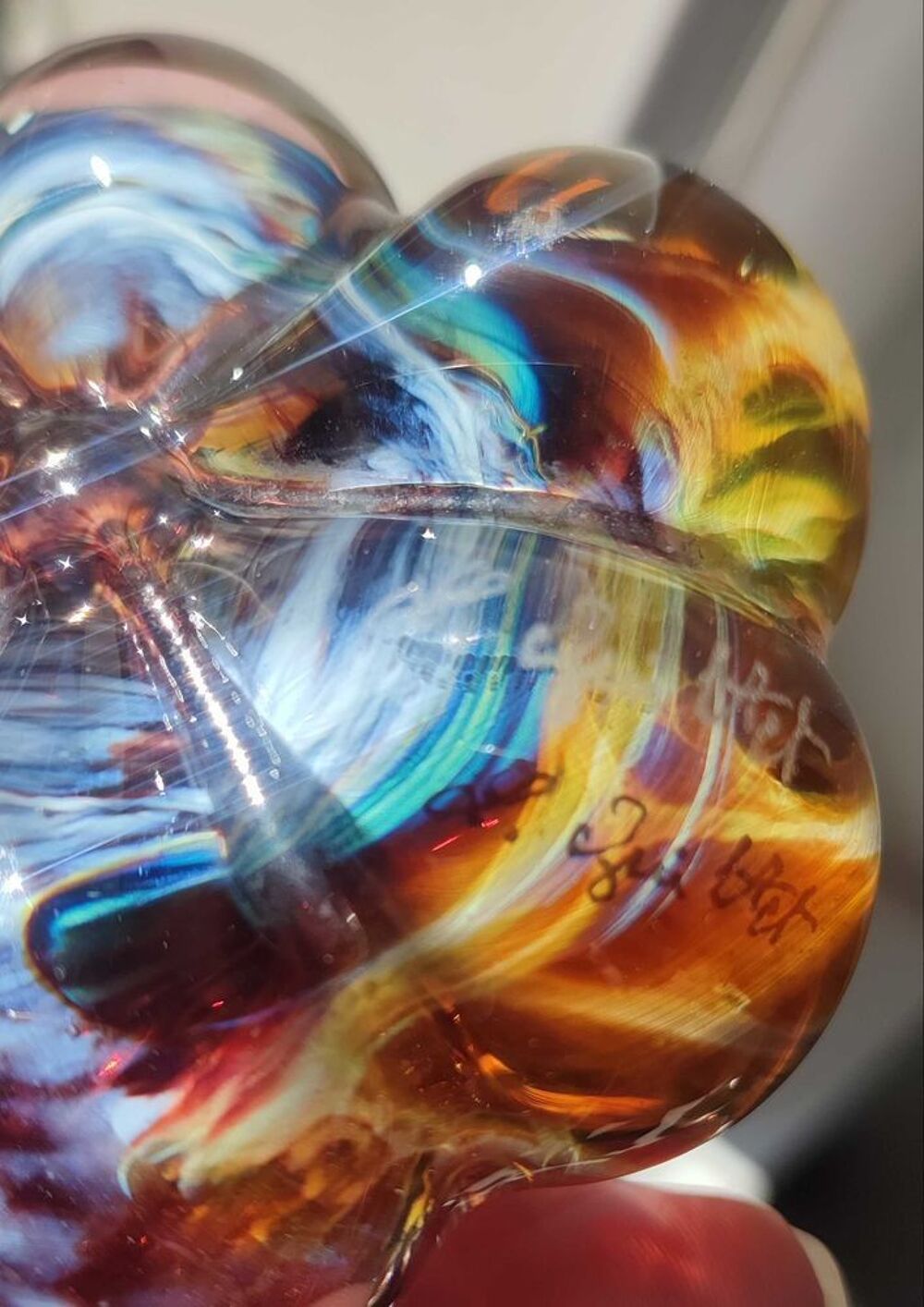 Citrouille en verre souffl&eacute; sign&eacute;e Loup Guittet 