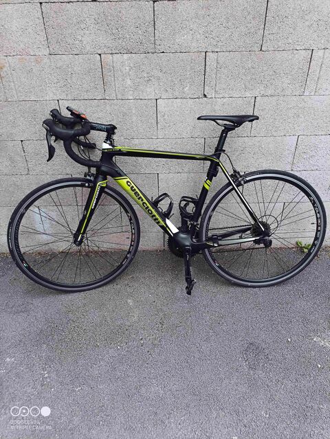 vlo route taille 54 ou M
Marque Guerciotti carbone.
1025 Gricourt (02)