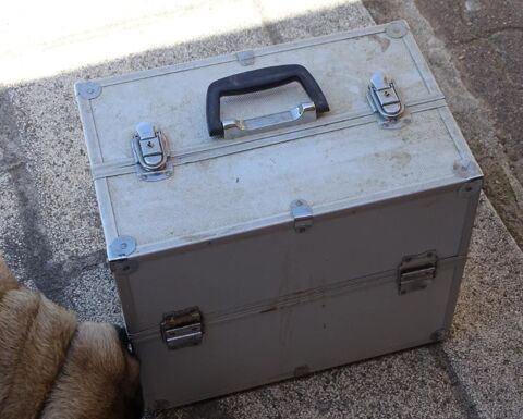 bo�te de mat�riel de p�che �quip�e 150 Les �glisottes-et-Chalaures (33)