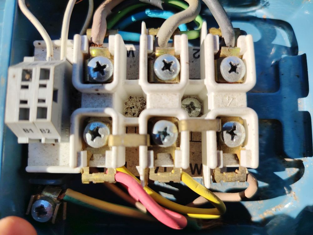 Moteur triphase ABB 90L1 2.2 kw 2875t/mn 3cv Bricolage