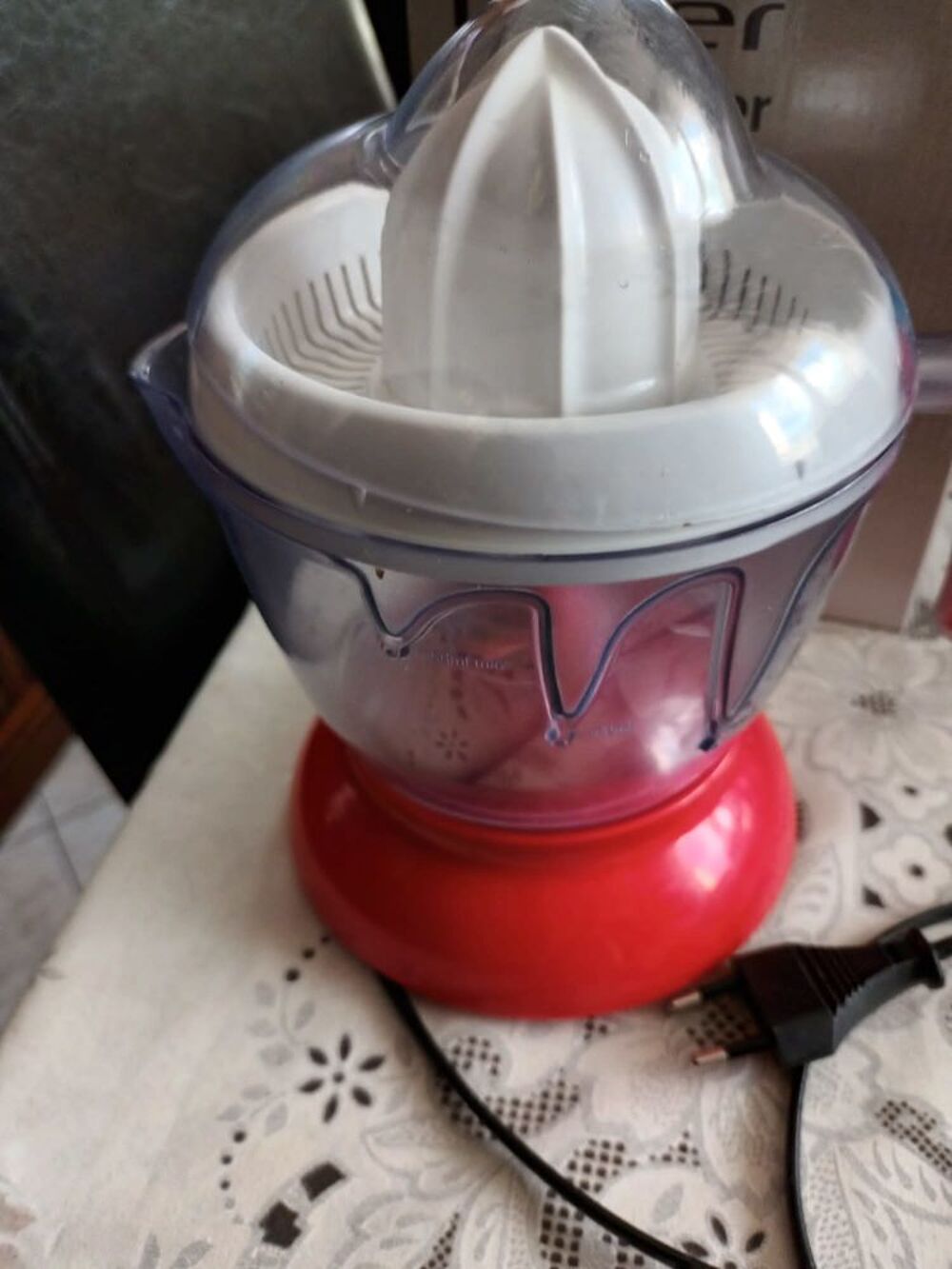Presse agrumes de marque Lazer Electroménager