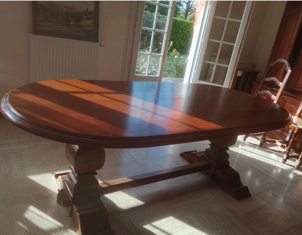 Grande table en bois massif Meubles