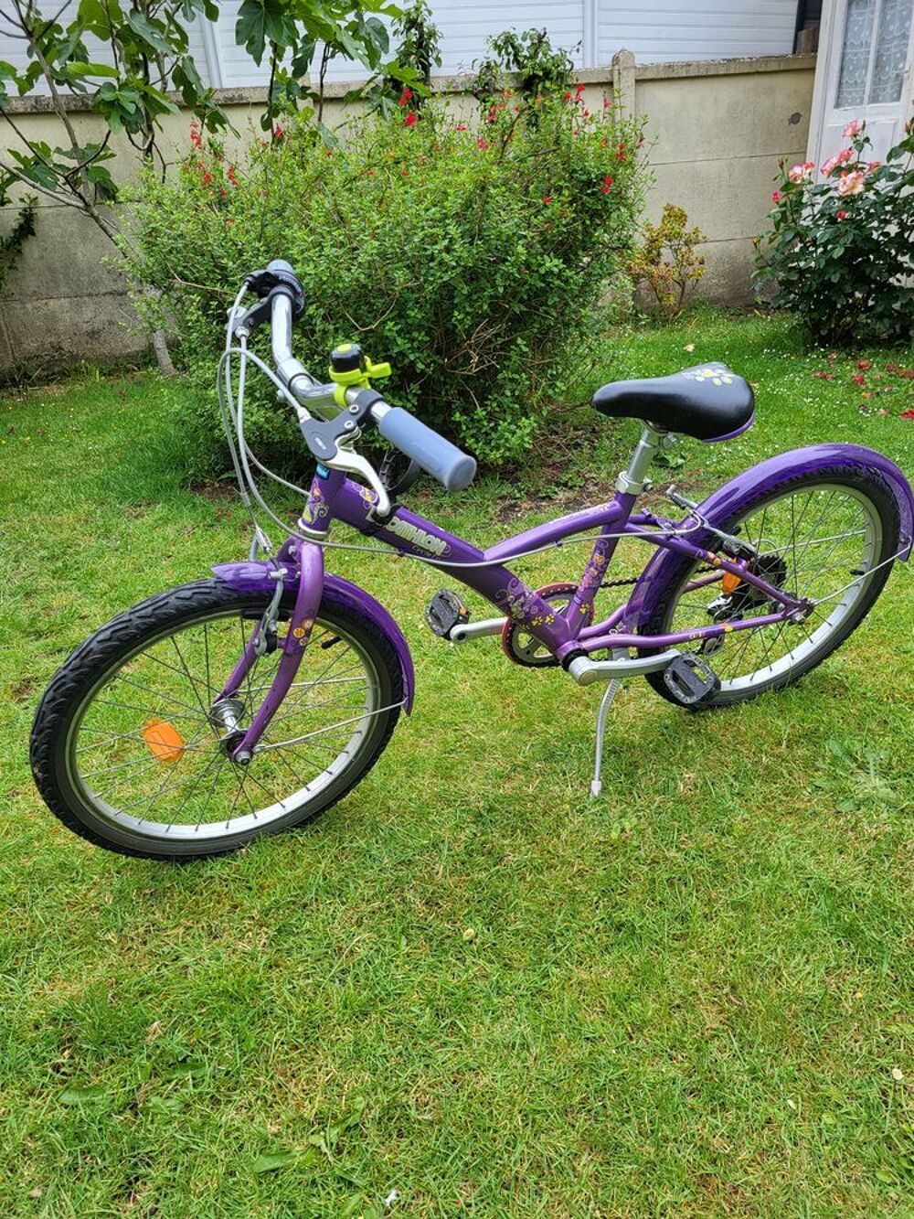 v&eacute;lo enfant quasi neuf Vélos