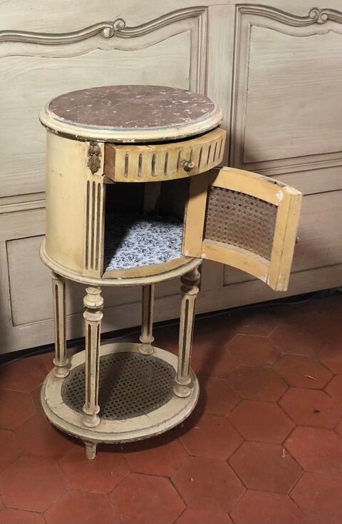 chevet, peint patin dessus en marbre 110 Cannes (06)