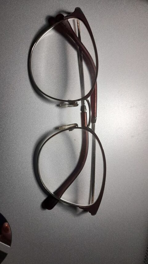 Lunette avec etui 40 Tournon-sur-Rhne (07)