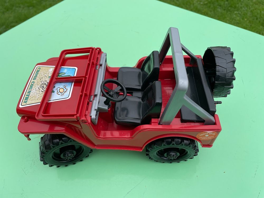 Jeep avec une remorque &agrave; chevaux (Van) Bruder Jeux / jouets