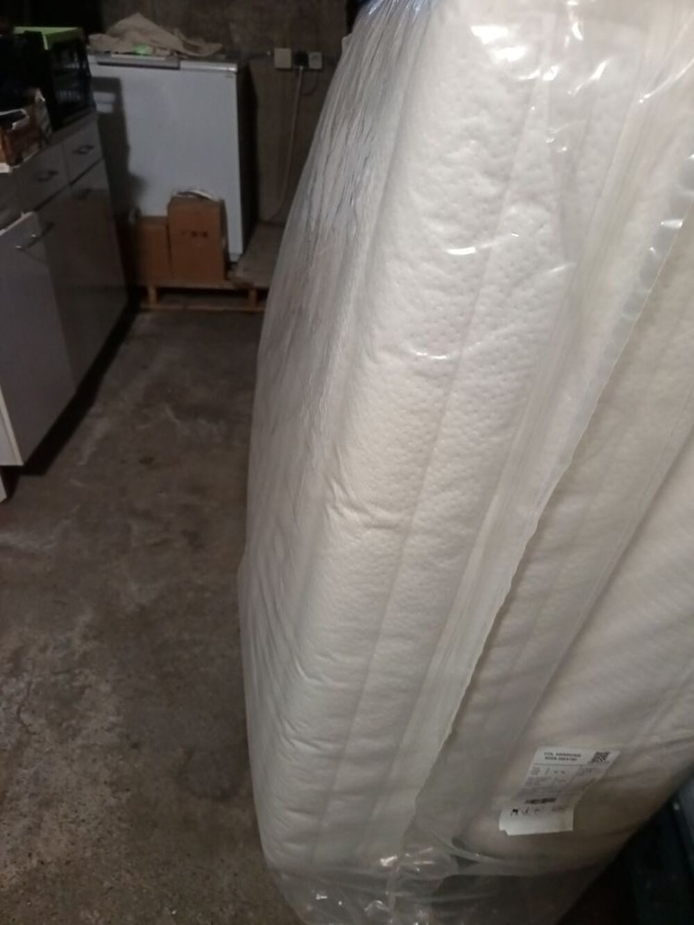 matelas deux pi&egrave;ces tr&egrave;s bon &eacute;tat couleur blanc cass&eacute; Meubles
