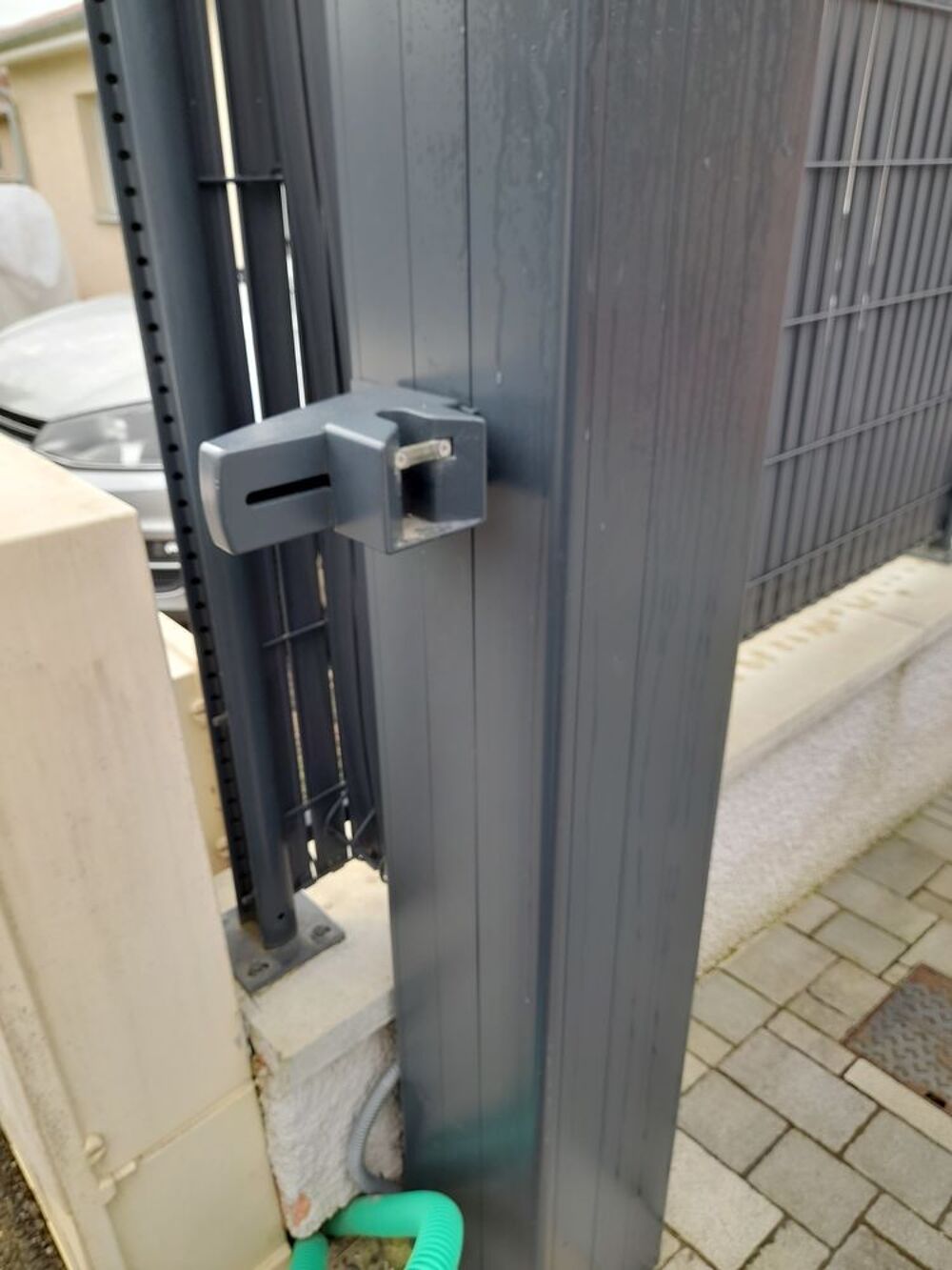 Portail en aluminium et pilier aluminium Bricolage