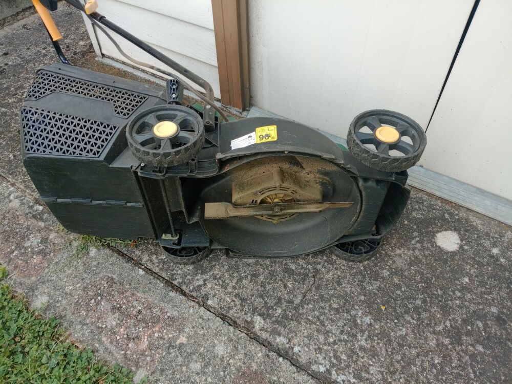 tondeuse &eacute;lectrique sans fil Jardin