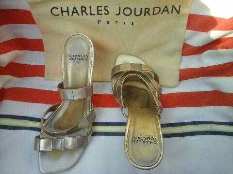 Chaussures  lanires dores Charles Jourdan 15 Royan (17)