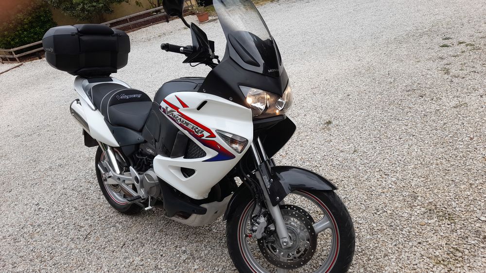 HONDA 2011 occasion 30350 Aigremont