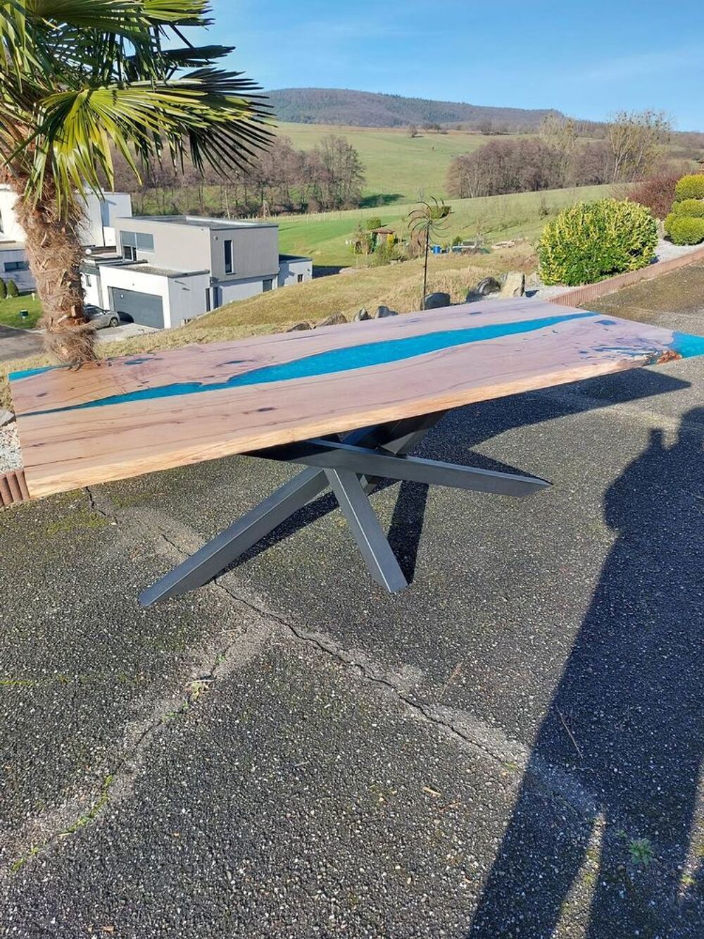 Table neuve sur mesure en bois noble et r&eacute;sine &eacute;poxy Meubles