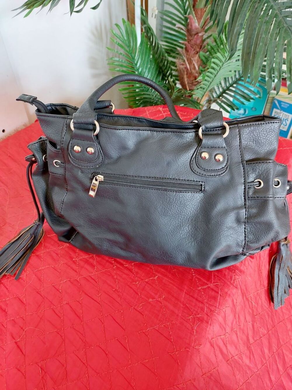 Grand sac &agrave; main noir synth&eacute;tique Maroquinerie