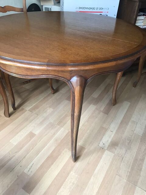 Table et 4 chaises en chêne 500 L'Isle-Adam (95)