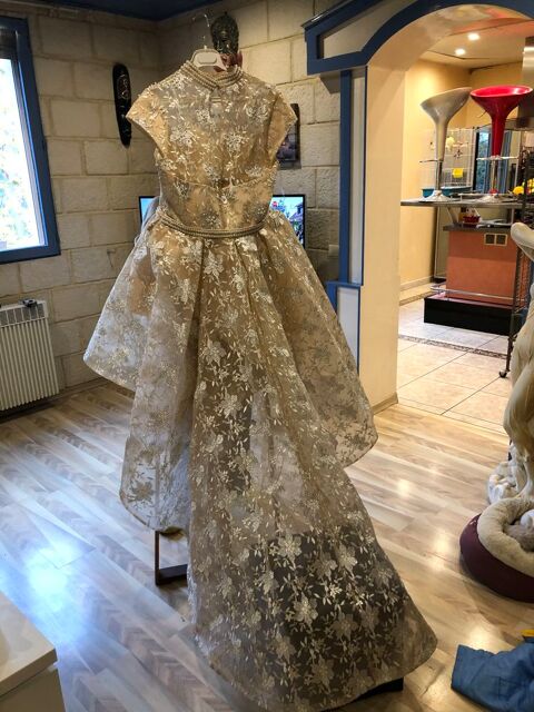 Robe de c�r�monie beige 200 Herblay (95)